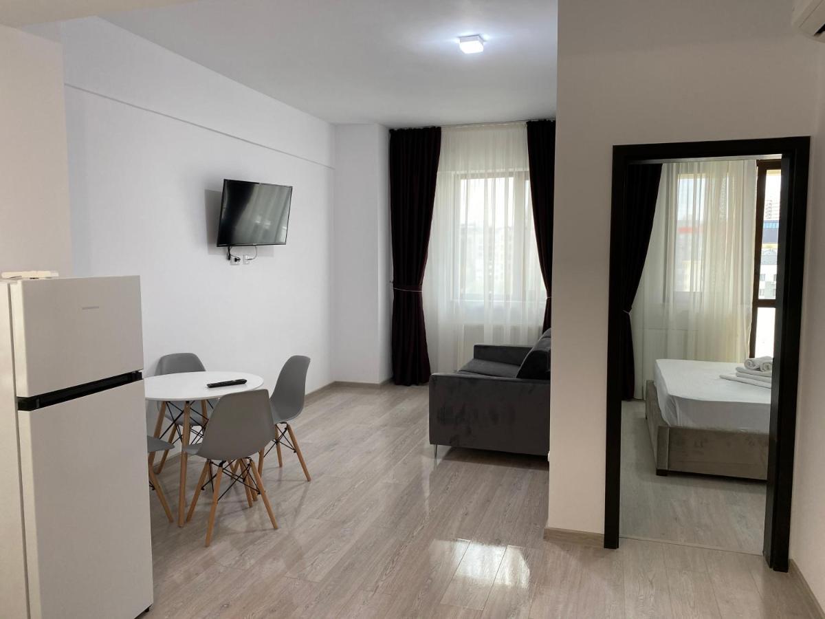 Studios & Apartments Palas By Glam Apartments Jászvásár Kültér fotó