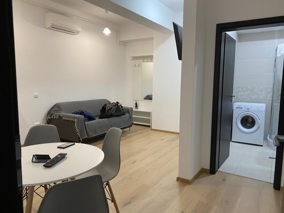 Studios & Apartments Palas By Glam Apartments Jászvásár Kültér fotó