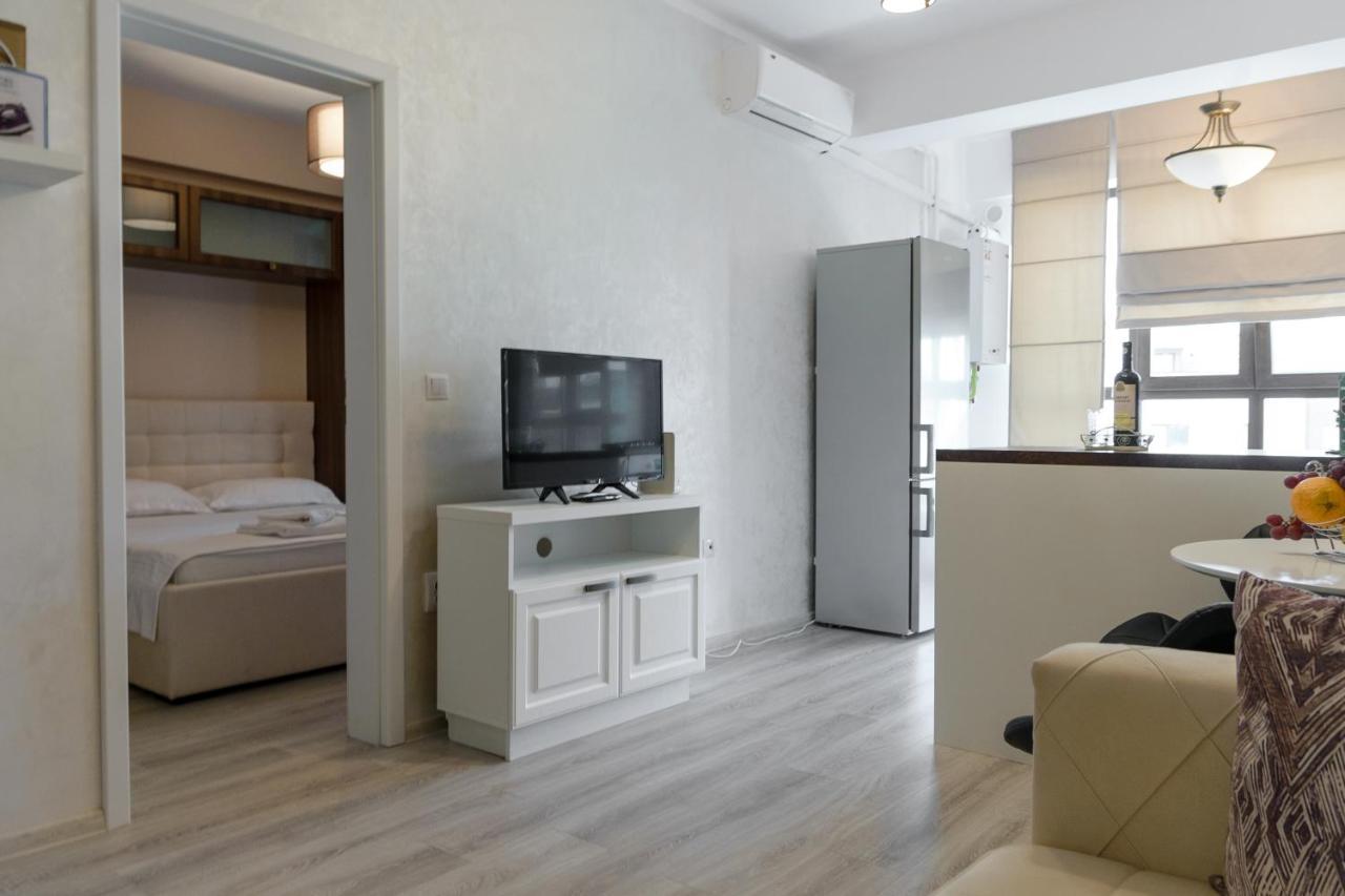 Studios & Apartments Palas By Glam Apartments Jászvásár Kültér fotó