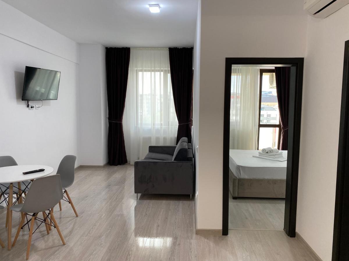 Studios & Apartments Palas By Glam Apartments Jászvásár Kültér fotó