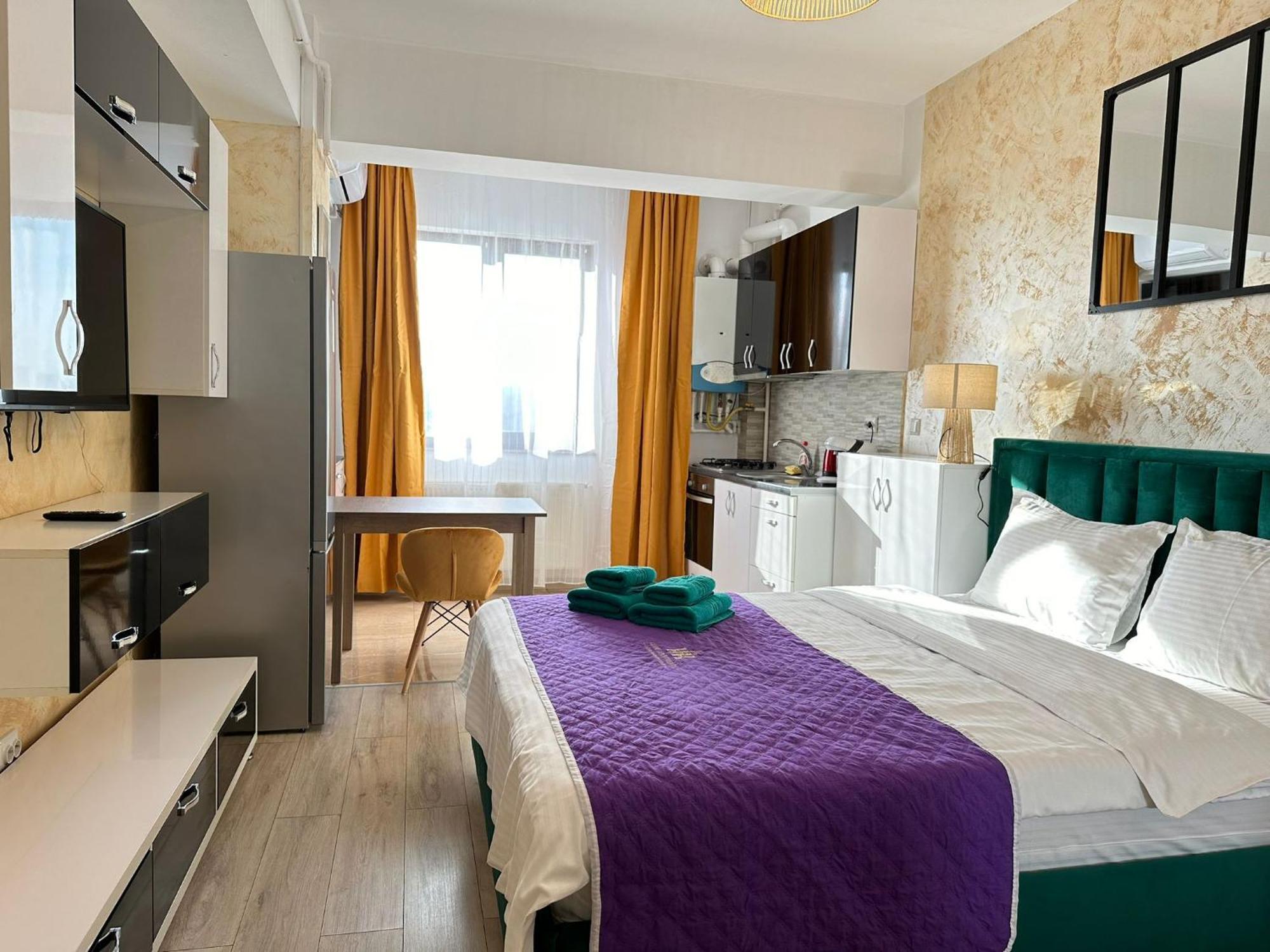 Studios & Apartments Palas By Glam Apartments Jászvásár Kültér fotó