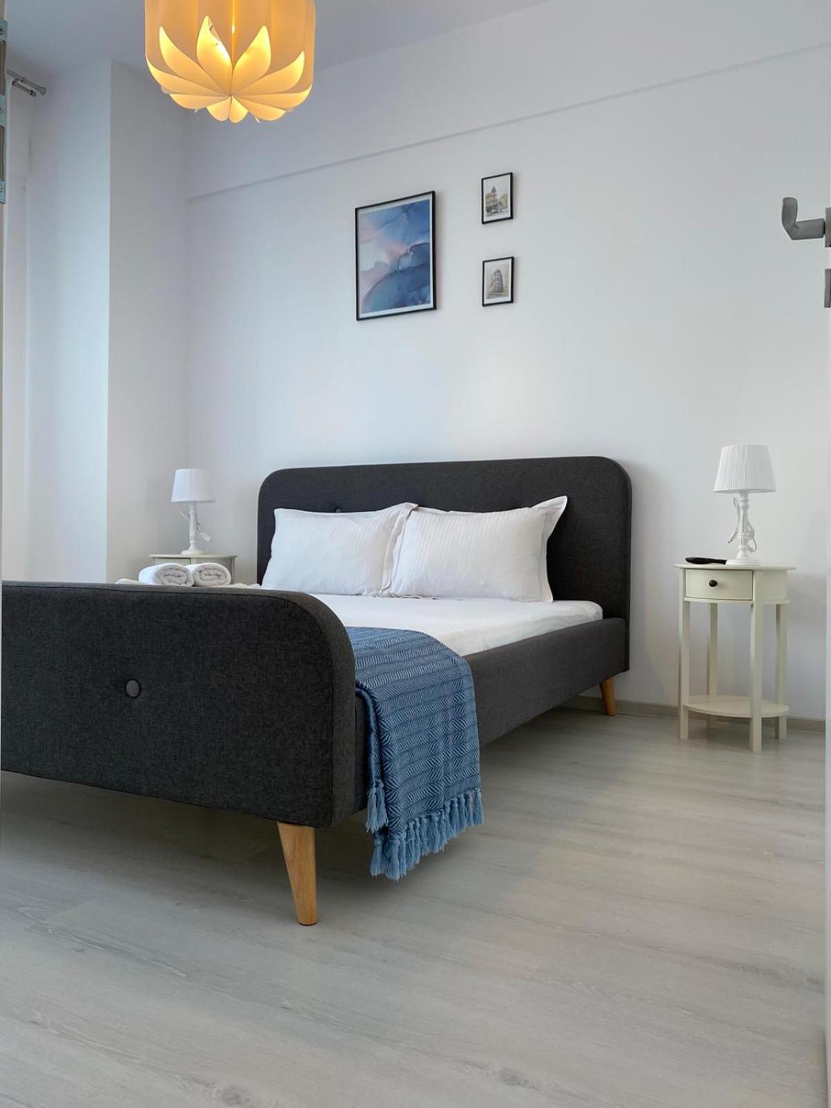Studios & Apartments Palas By Glam Apartments Jászvásár Kültér fotó
