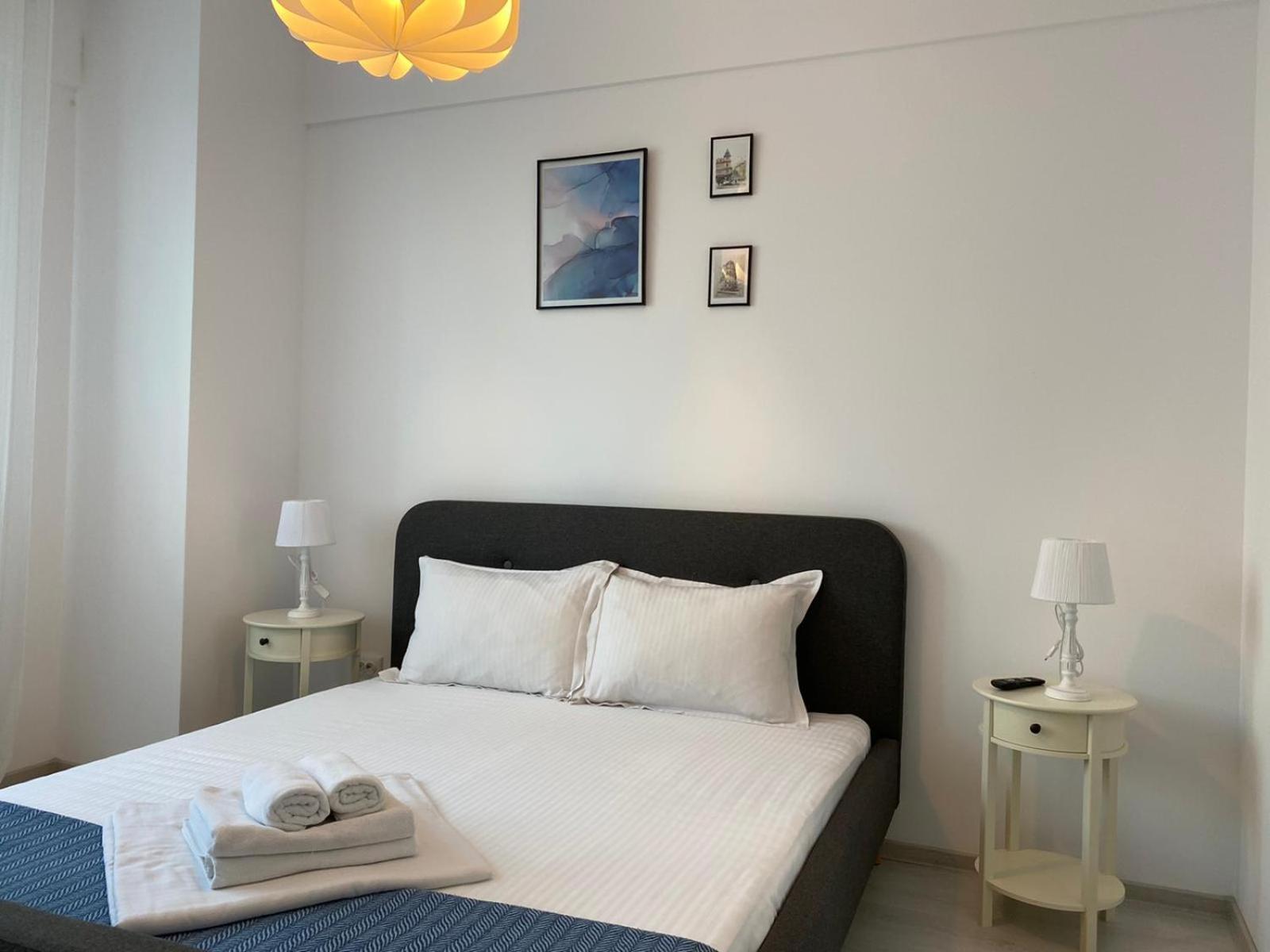 Studios & Apartments Palas By Glam Apartments Jászvásár Kültér fotó