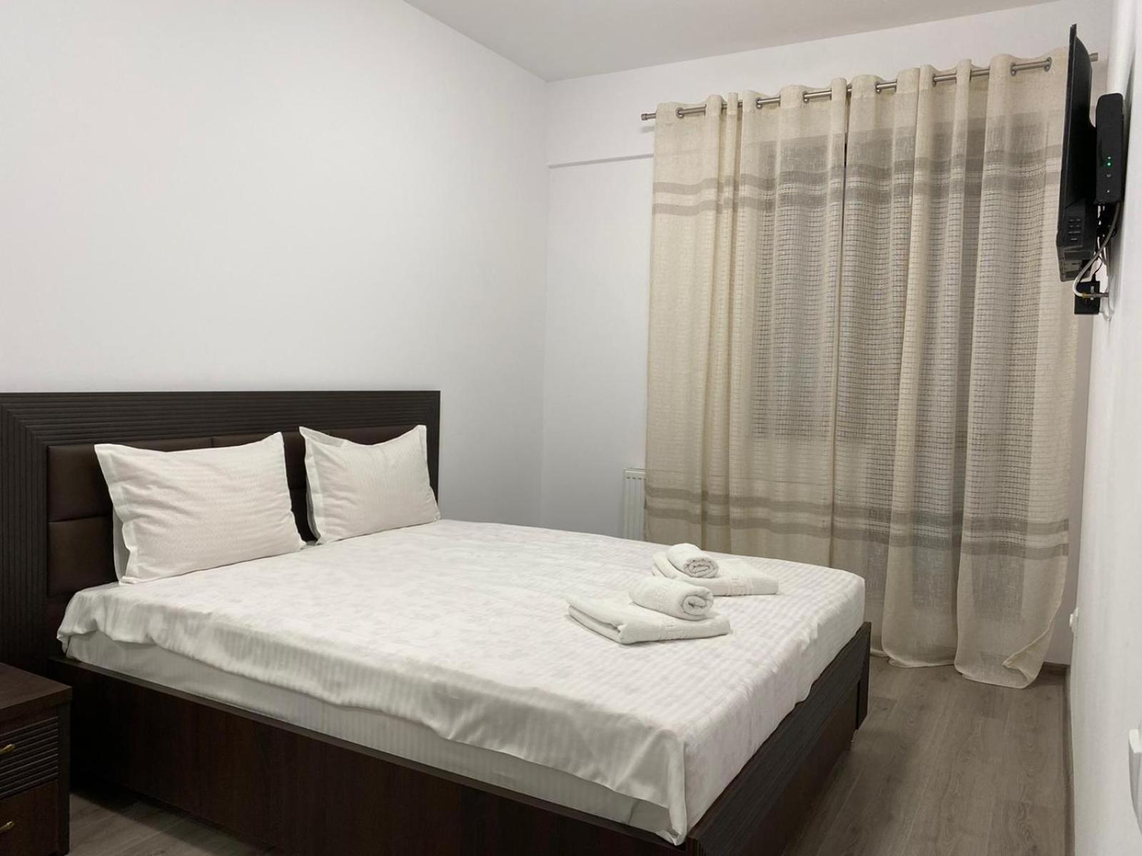 Studios & Apartments Palas By Glam Apartments Jászvásár Kültér fotó