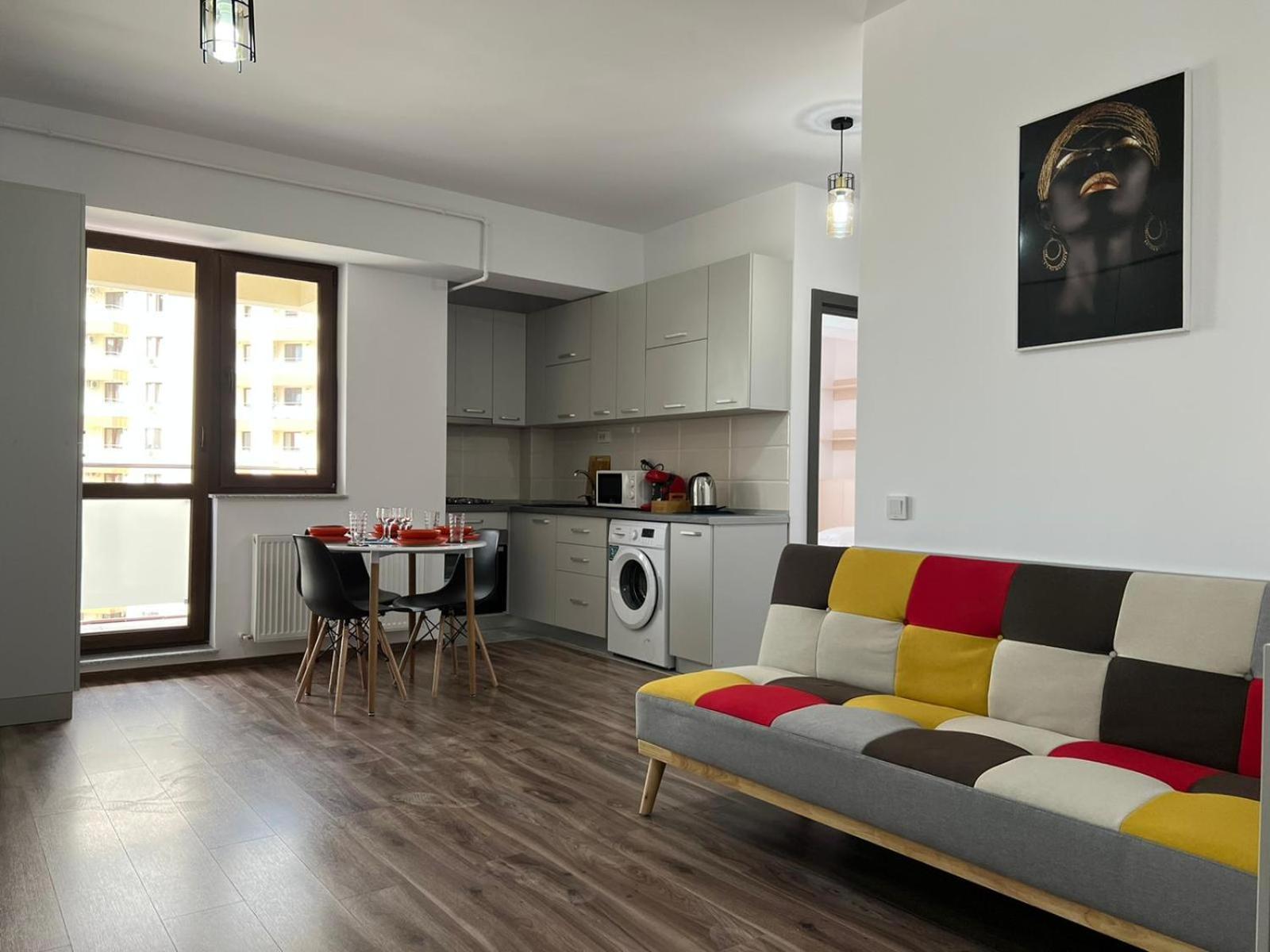 Studios & Apartments Palas By Glam Apartments Jászvásár Kültér fotó