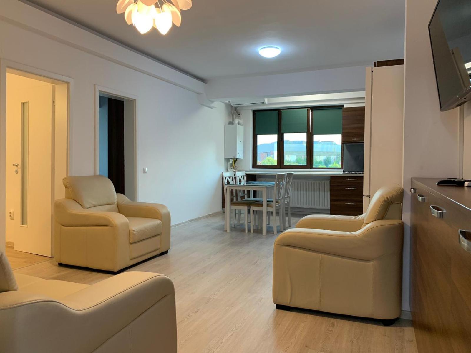 Studios & Apartments Palas By Glam Apartments Jászvásár Kültér fotó