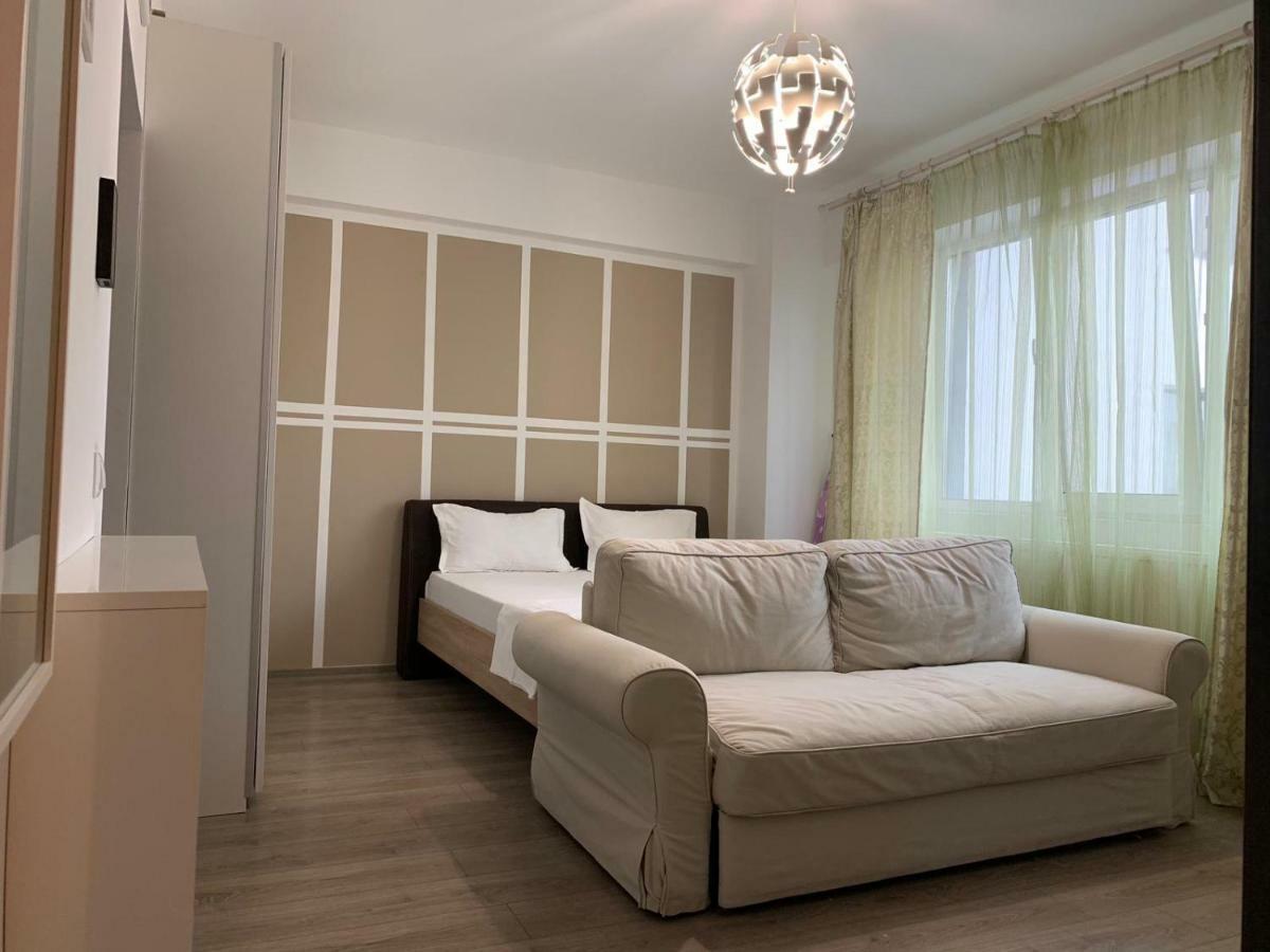 Studios & Apartments Palas By Glam Apartments Jászvásár Kültér fotó