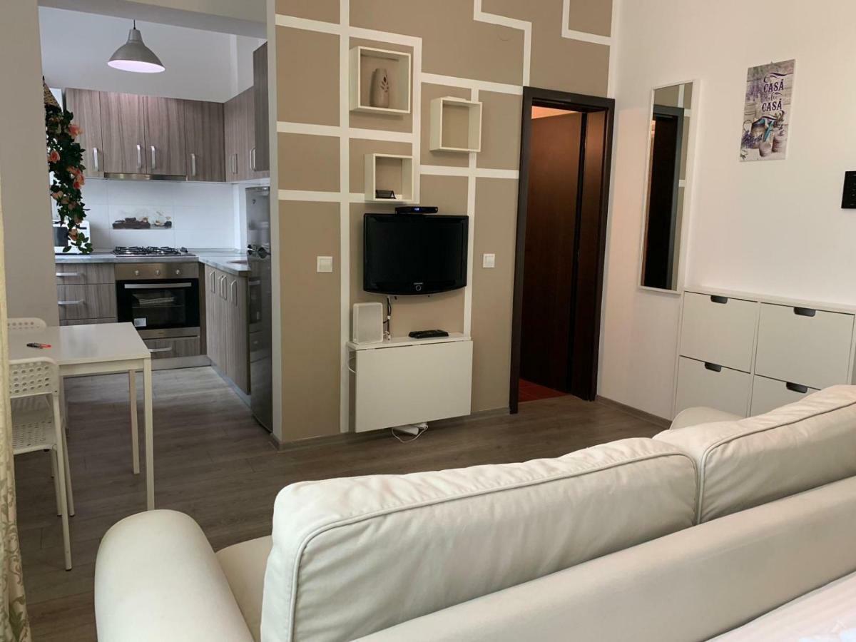 Studios & Apartments Palas By Glam Apartments Jászvásár Kültér fotó